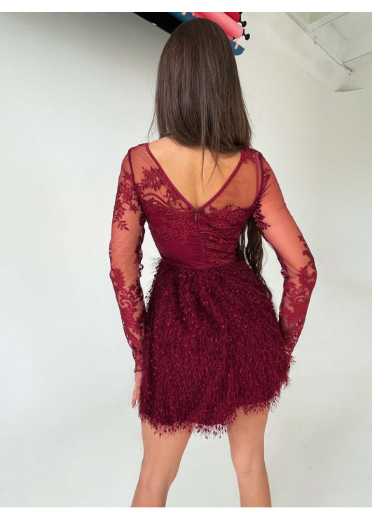 Бордовое платье мини с кружевной кокеткой и пушистой юбочкой