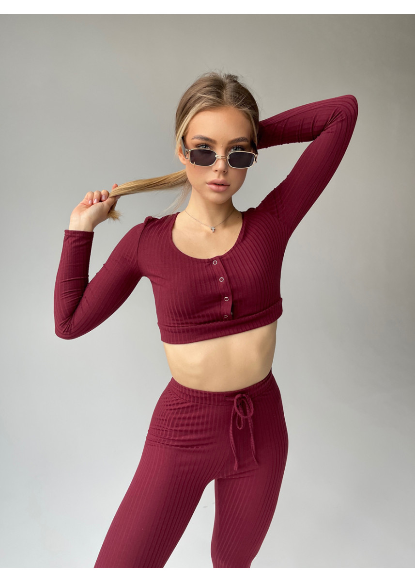Облягаючий костюм по фігурі